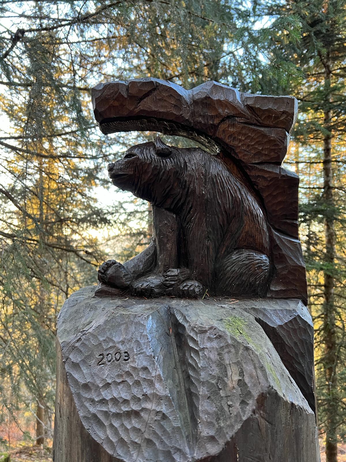 Statue ours en bois, juste magnifique