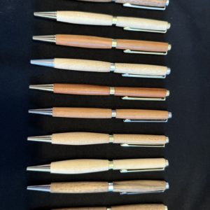 ✨ Stylos en bois faits main – L’artisanat au bout des doigts ✨