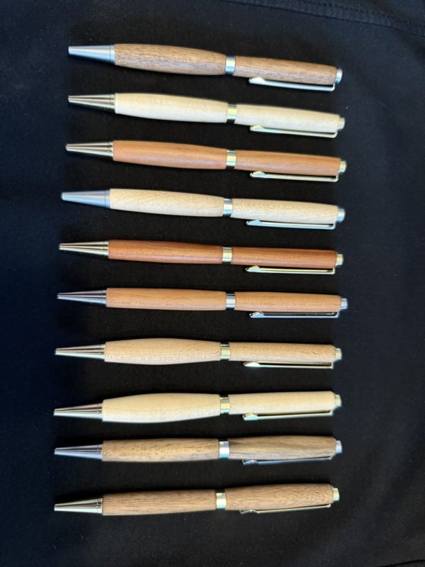 ✨ Stylos en bois faits main – L’artisanat au bout des doigts ✨